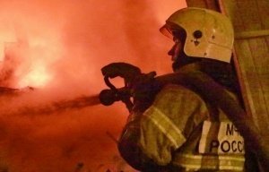 Спасатели МЧС России ликвидировали пожар частного пиломатериала в Березовском ГО