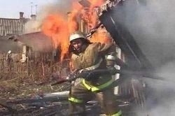 Спасатели МЧС России ликвидировали пожар в частной хозяйственной постройке в Березовском ГО