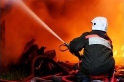 Спасатели МЧС России ликвидировали пожар в частном гараже в Березовском ГО
